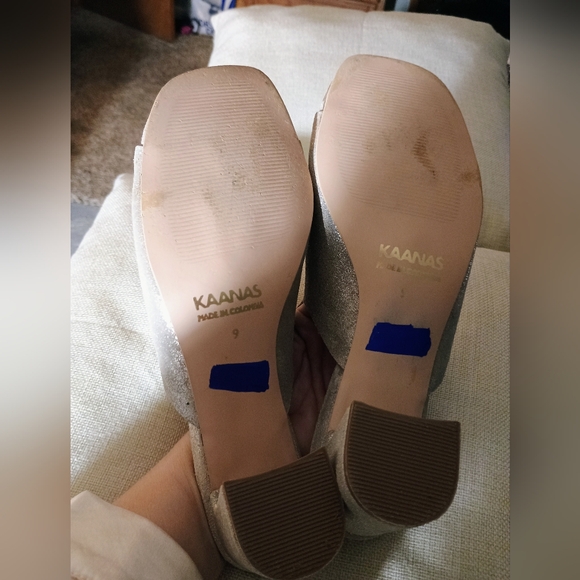 Kaanas block heal shimmer champagne sandals - Picture 9 of 16